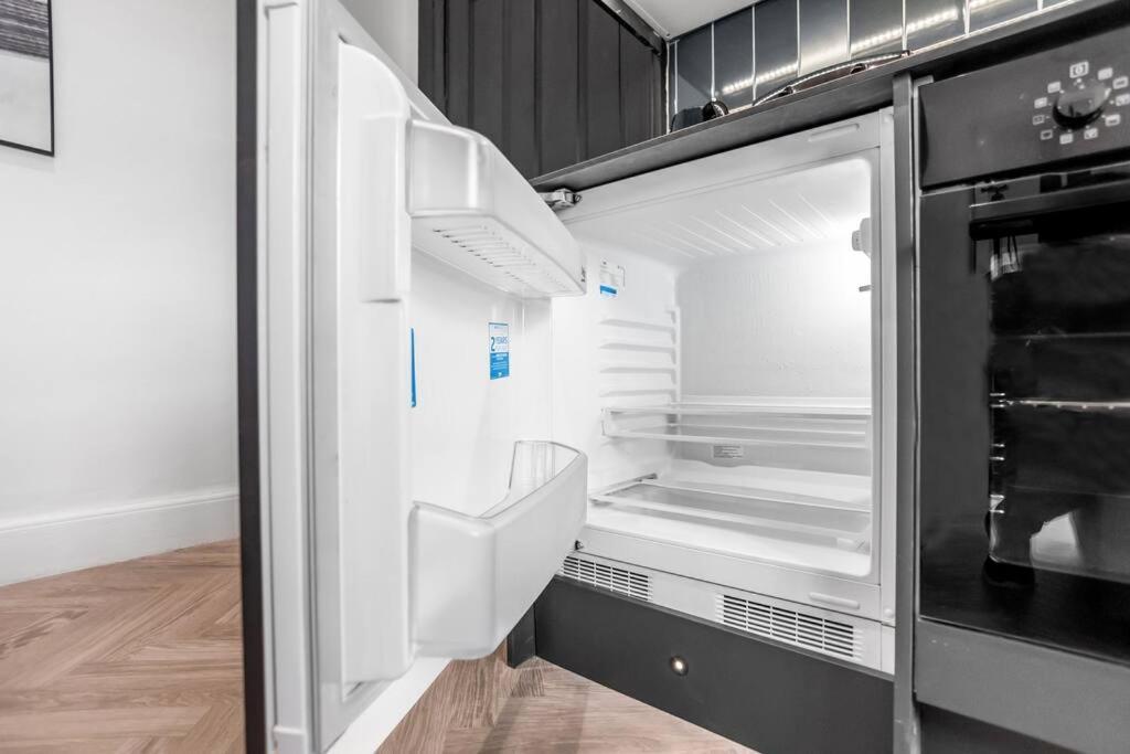 3 Bedroom With Parking By The Station Norwich Exterior photo